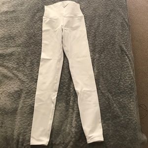 Never Worn Alo Yoga White Leggings